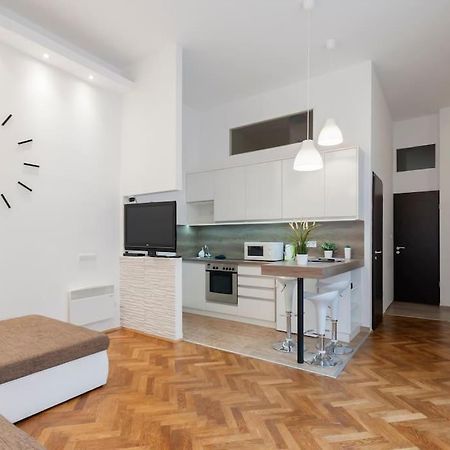 Szent Istvan Ter 4 Next To Basilica A 1 Bedroom 布达佩斯 外观 照片
