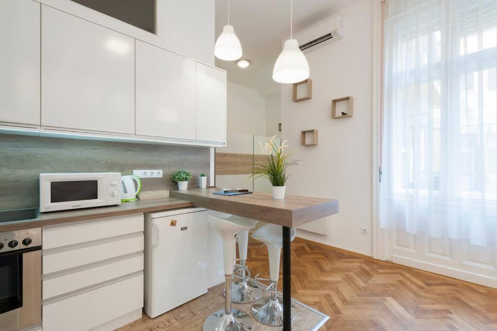 Szent Istvan Ter 4 Next To Basilica A 1 Bedroom 布达佩斯 外观 照片