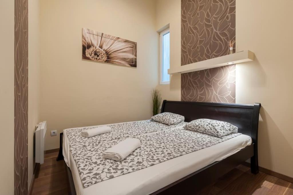 Szent Istvan Ter 4 Next To Basilica A 1 Bedroom 布达佩斯 外观 照片